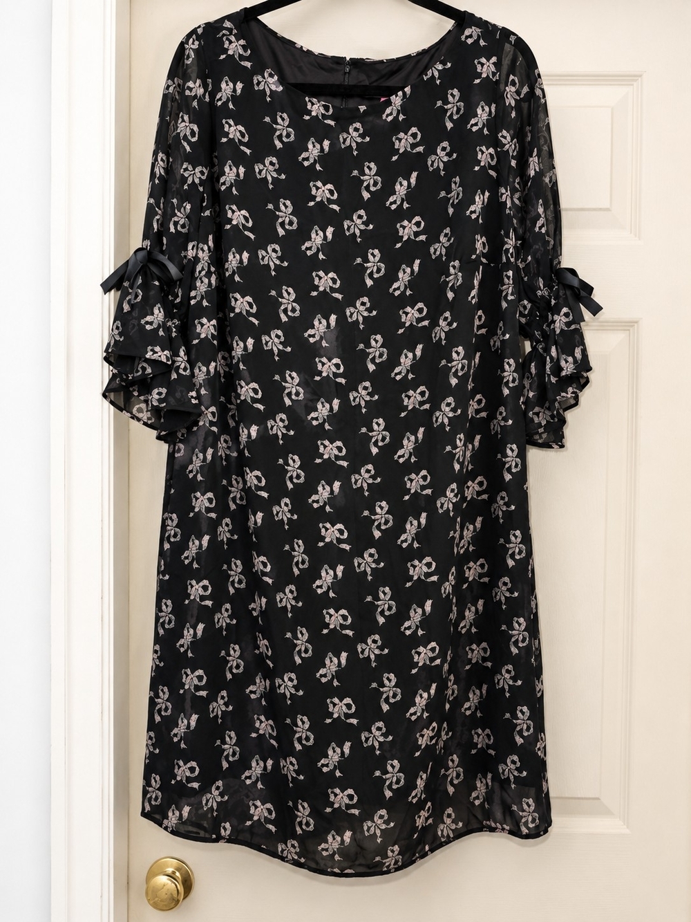 Betsey Johnson NWT 14W Black Floral Chiffon Dress Bow Flutter Sleeves MSRP $144 - Picture 2 of 5